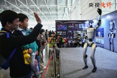 建自从可控、协同运转的人工智能根本软硬件系